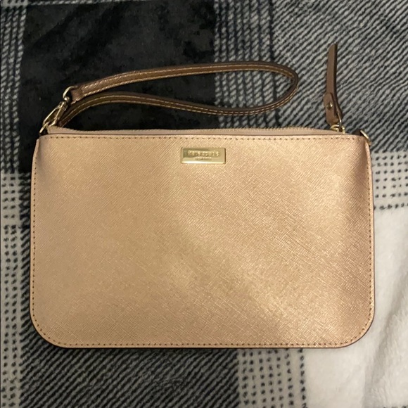 Preloved Kate Spade wristlet in rose gold - Picture 2 of 5
